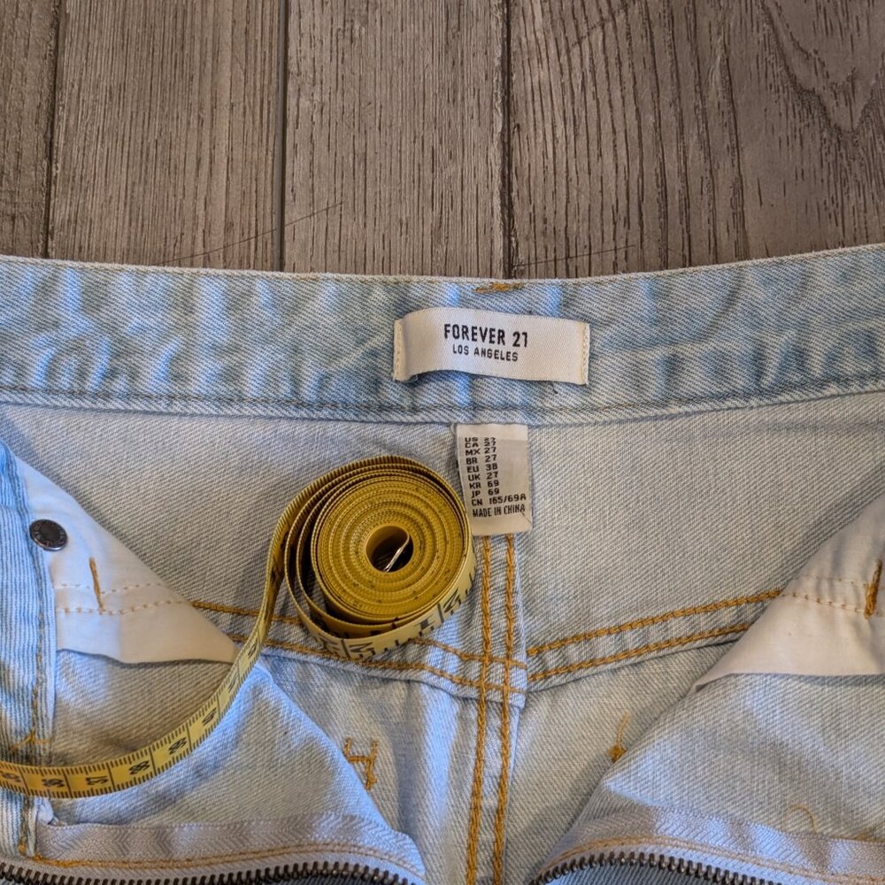 Forever 21, Distressed Denim Mini Skirt Zip Front Light Wash, Size 27 - Picture 3 of 6
